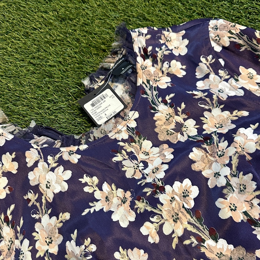 NWT Club Monaco $249 MSRP Floral Navy Top Size 4